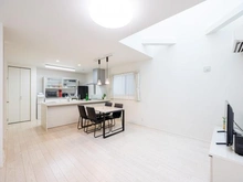 【埼玉県/さいたま市緑区原山】さいたま市緑区原山1丁目　戸建 リビング・ダイニング