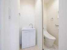 【埼玉県/さいたま市緑区原山】さいたま市緑区原山1丁目　戸建 トイレ