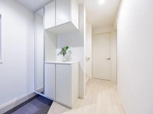 【埼玉県/さいたま市緑区原山】さいたま市緑区原山1丁目　戸建 玄関