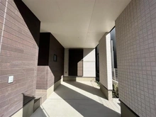 【埼玉県/蕨市南町】蕨市南町3丁目III期　1号棟 外観：車庫