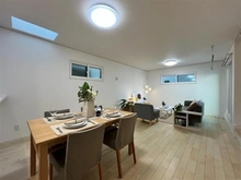 【埼玉県/蕨市南町】蕨市南町3丁目III期　2号棟 リビング・ダイニング：※家具調度品等は販売価格に含まれておりません