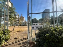 【埼玉県/蕨市南町】蕨市南町3丁目III期　2号棟 南丁張公園（現地より約40m）