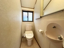 【千葉県/柏市松葉町】柏市松葉町6丁目／戸建 トイレ：2階