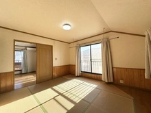 【千葉県/柏市松葉町】柏市松葉町6丁目／戸建 和室：左：LDK（2階）