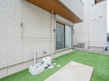 【千葉県/八千代市大和田新田】八千代市大和田新田　中古戸建 庭・駐車スペース：庭には水栓付きで洗車や家庭菜園などにもご利用可能