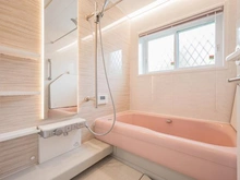 【千葉県/鎌ケ谷市道野辺本町】鎌ヶ谷市道野辺本町1丁目　中古戸建 浴室：窓付きのため、通気性良好（東側）