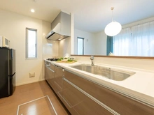 【千葉県/八千代市八千代台西】プラウドシーズン八千代台　八千代市八千代台西4丁目　中古戸建 キッチン