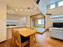 【千葉県/船橋市飯山満町】船橋市飯山満町3丁目　中古戸建 LDK：南側には窓が多く、日当たり良好