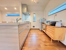 【千葉県/船橋市飯山満町】船橋市飯山満町3丁目　中古戸建 キッチン：床下収納付き