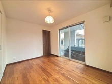 【千葉県/船橋市飯山満町】船橋市飯山満町3丁目　中古戸建 洋室：各部屋にシャッターがございます