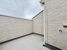 【千葉県/船橋市飯山満町】船橋市飯山満町3丁目　中古戸建 ルーフバルコニー：日当たり良好なルーフバルコニー