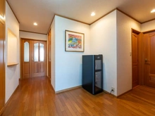 【千葉県/船橋市前貝塚町】船橋市前貝塚町　中古戸建 玄関