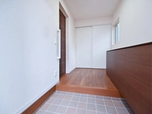 【東京都/足立区西竹の塚】足立区西竹の塚二丁目戸建 玄関