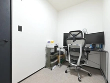 【千葉県/佐倉市西ユーカリが丘】佐倉市西ユーカリが丘4丁目　中古戸建 サービスルーム（納戸）：約3.8帖の洋室内にある防音室です。
テレワーク等に活用できます。