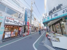 【東京都/世田谷区祖師谷】プラウドシーズン祖師谷ガーデンテラス ウルトラマン商店街（現地より約1,230m）