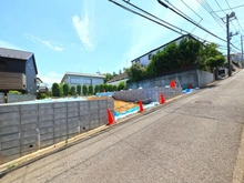 【神奈川県/川崎市麻生区高石】麻生区高石2丁目　新築戸建1号棟 前面道路