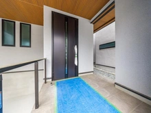【東京都/世田谷区瀬田】世田谷区瀬田5丁目新築戸建　2号棟 玄関