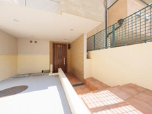 【東京都/世田谷区代田】世田谷区代田2丁目　中古戸建 アプローチ