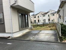 【神奈川県/相模原市中央区東淵野辺】神奈川県相模原市中央区東淵野辺二丁目　中古戸建 駐車場：2台駐車可能なスペース　※車種による