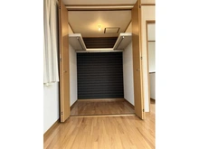 【神奈川県/相模原市中央区東淵野辺】神奈川県相模原市中央区東淵野辺二丁目　中古戸建 収納：洋室約８帖のWIC（約3.3㎡）