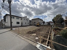 【神奈川県/平塚市東中原】～新築戸建～ 平塚市東中原2丁目　1号棟/全2棟 現地（建築前）：全2棟/右側