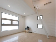 【神奈川県/横浜市青葉区田奈町】横浜市青葉区田奈町　戸建 洋室：洋室ロフト付き