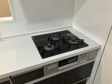 【神奈川県/川崎市川崎区小田】川崎市川崎区小田5丁目　新築戸建 C棟／全6棟 3面コンロ