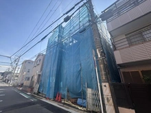【神奈川県/横浜市磯子区磯子】横浜市磯子区磯子7丁目新築戸建　3号棟 建築中の外観：全3棟現場、正面左側