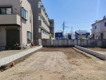 【東京都/町田市中町】町田市中町3丁目新築戸建　2号棟 建築中の外観：全2棟　現地は左側です