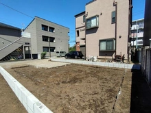 【東京都/町田市中町】町田市中町3丁目新築戸建　2号棟 建築中の外観：全2棟　現地は右側です