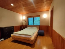 【長野県/北佐久郡軽井沢町大字軽井沢】軽井沢町大字軽井沢字林ノ根　戸建 洋室：価格に家具・調度品は含まれません。
