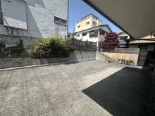 【静岡県/伊東市弥生町】静岡県伊東市弥生町 駐車場：敷地内南側駐車場