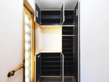 【神奈川県/川崎市川崎区殿町】川崎市川崎区殿町2丁目　戸建 収納：下足入