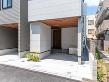【神奈川県/川崎市多摩区宿河原】川崎市多摩区宿河原4丁目　戸建 駐車場：ビルトイン車庫