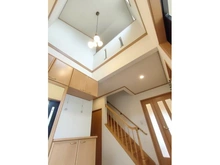 【東京都/町田市能ヶ谷】町田市能ヶ谷7丁目　戸建 玄関上部吹き抜け