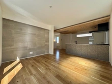 【神奈川県/横浜市中区豆口台】横浜市中区豆口台　新築戸建 リビング・ダイニング：※電気点灯なし