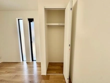 【神奈川県/横浜市中区豆口台】横浜市中区豆口台　新築戸建 収納：約5帖※電気点灯なし