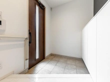 【神奈川県/横浜市港北区篠原西町】横浜市港北区篠原西町　戸建 玄関