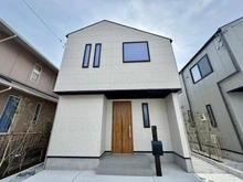 【神奈川県/横浜市保土ケ谷区仏向町】横浜市保土ケ谷区仏向町　新築戸建　1号棟/全2棟 外観：全2棟/写真真ん中