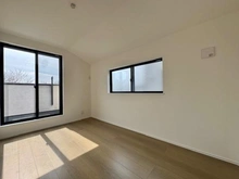 【神奈川県/横浜市保土ケ谷区仏向町】横浜市保土ケ谷区仏向町　新築戸建　1号棟/全2棟 洋室：約5.1帖