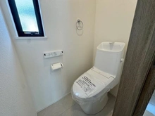 【神奈川県/横浜市保土ケ谷区仏向町】横浜市保土ケ谷区仏向町　新築戸建　2号棟/全2棟 トイレ：1階