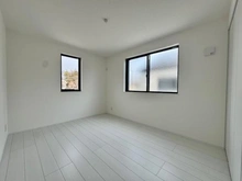 【神奈川県/横浜市保土ケ谷区仏向町】横浜市保土ケ谷区仏向町　新築戸建　2号棟/全2棟 洋室：約6.4帖