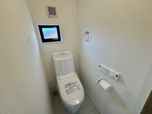 【神奈川県/横浜市保土ケ谷区仏向町】横浜市保土ケ谷区仏向町　新築戸建　2号棟/全2棟 トイレ：2階