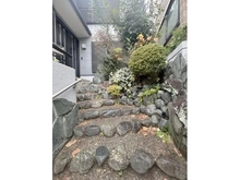 【神奈川県/横浜市南区清水ケ丘】南区清水ヶ丘　中古戸建 アプローチ