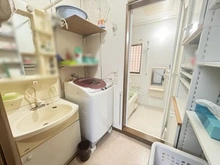 【神奈川県/横浜市港北区菊名】港北区菊名3丁目　中古戸建て 洗面室：※家具調度品等は販売価格に含まれません。