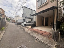 【神奈川県/横浜市港北区菊名】港北区菊名3丁目　中古戸建て アプローチ