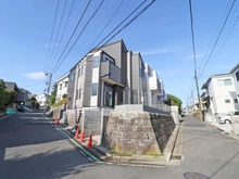 【神奈川県/横浜市旭区白根】旭区白根6丁目　新築戸建　1号棟/全2棟 前面道路：1号棟（全２棟）