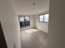 【神奈川県/横浜市泉区新橋町】泉区新橋町　新築戸建 洋室