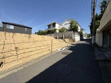 【神奈川県/横浜市金沢区富岡西】金沢区富岡西2丁目　新築戸建2号棟（全2棟） 現地（建築前）：全２区画　正面手前