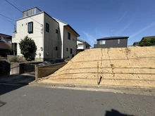 【神奈川県/横浜市金沢区富岡西】金沢区富岡西2丁目　新築戸建2号棟（全2棟） 現地（建築前）：全２区画　正面左側